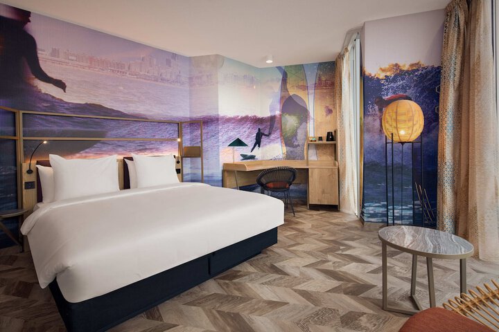 Room 16 of 41
