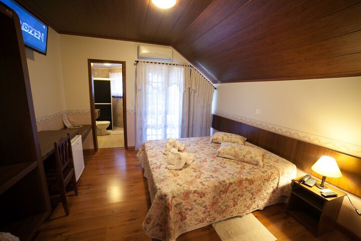 Room 15 of 181