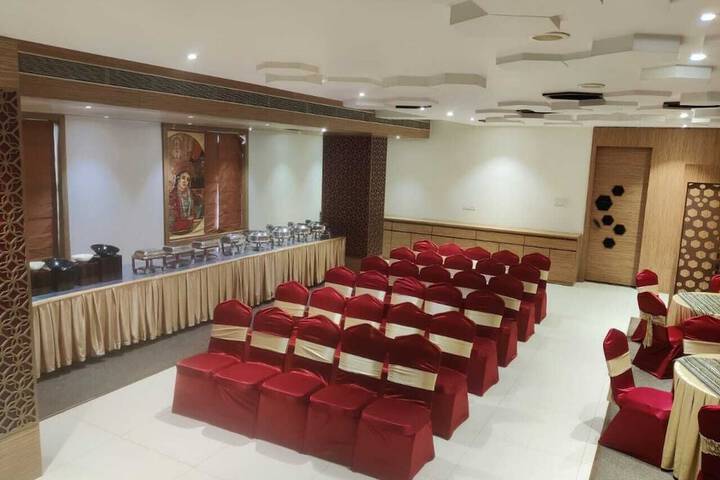 Ballroom/Hall 60 of 72