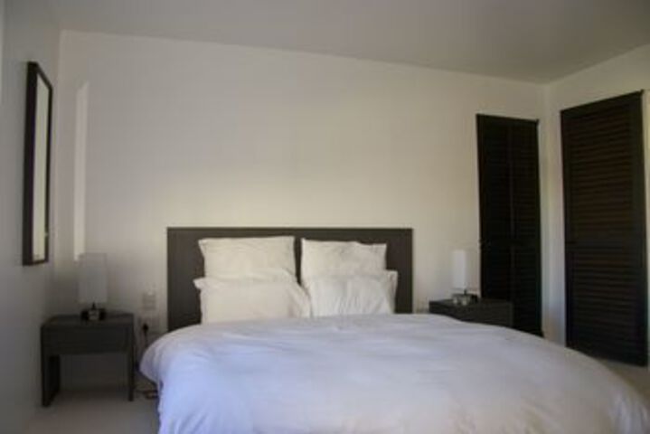 Room 32 of 67