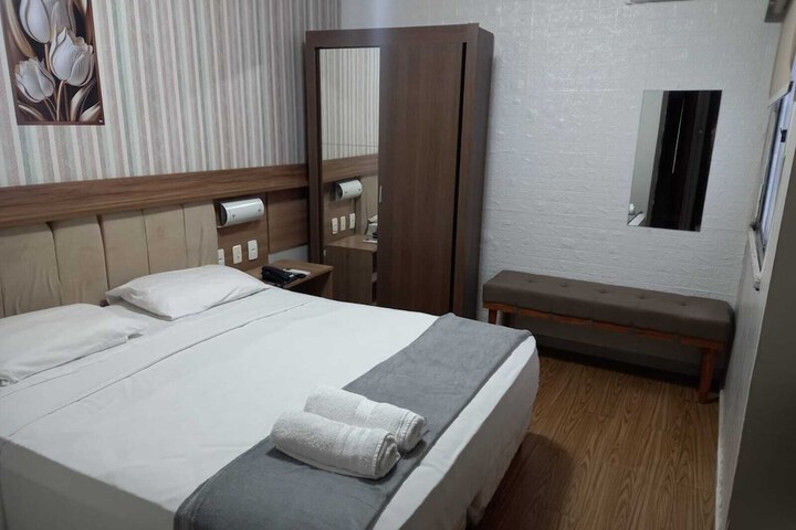 Room 13 of 24