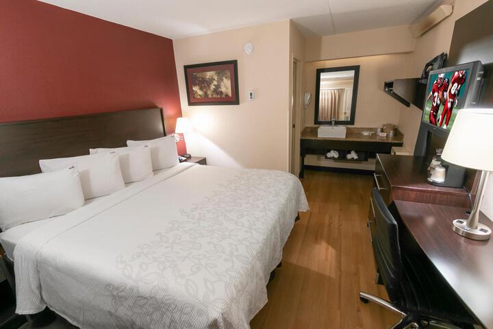 Standard King Bed Accessible (10 of 24)