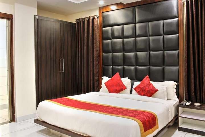 Room 16 of 46