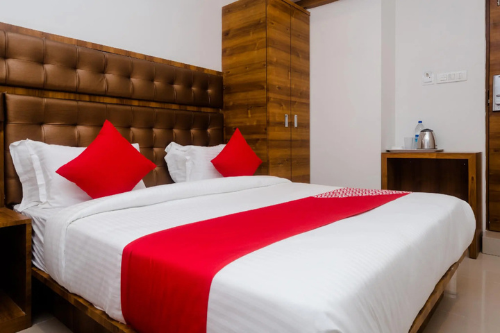 Room 5 of 17