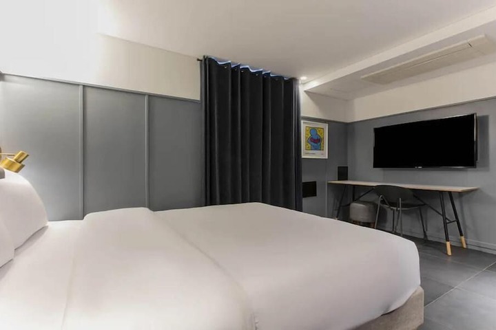 Room 4 of 36