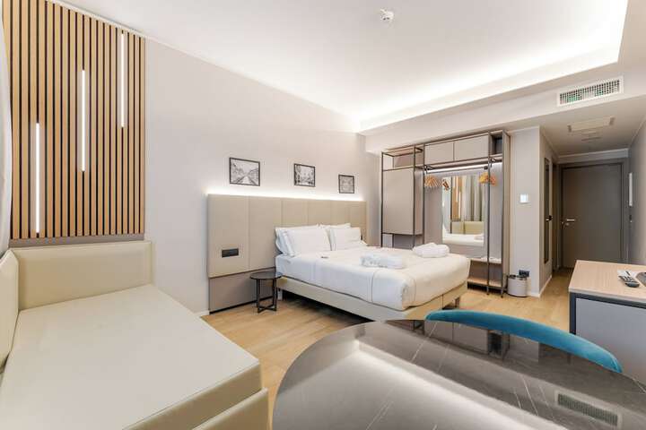 Room 42 of 133
