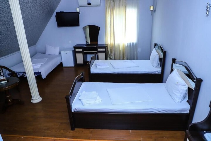 Room 15 of 123