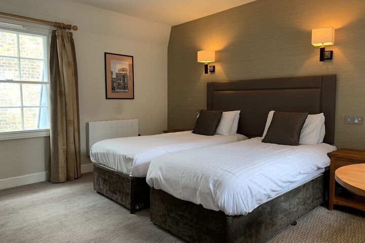 Room 2 of 64