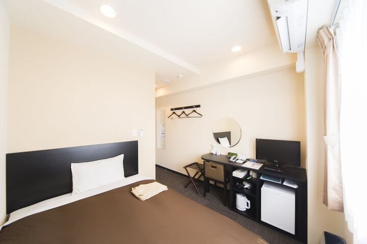Room 12 of 46