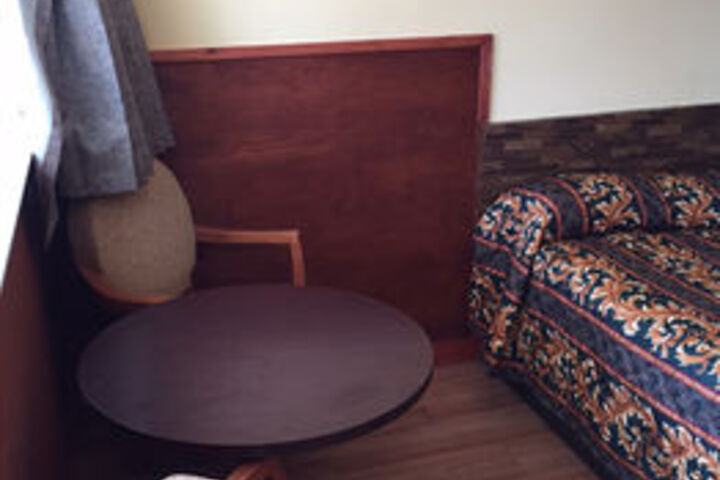 Room 13 of 19