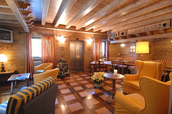 Hotel Interior 7 of 57