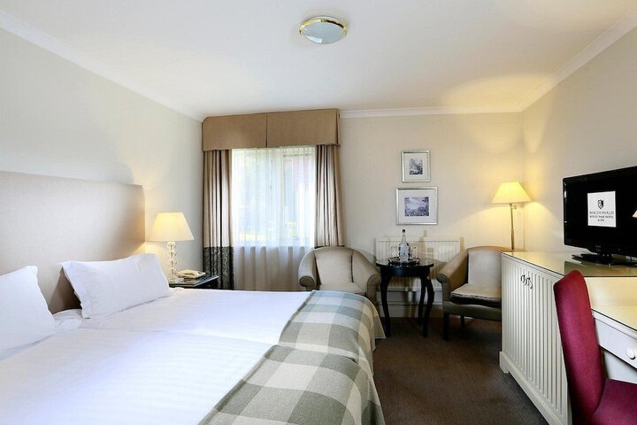 Room 7 of 48