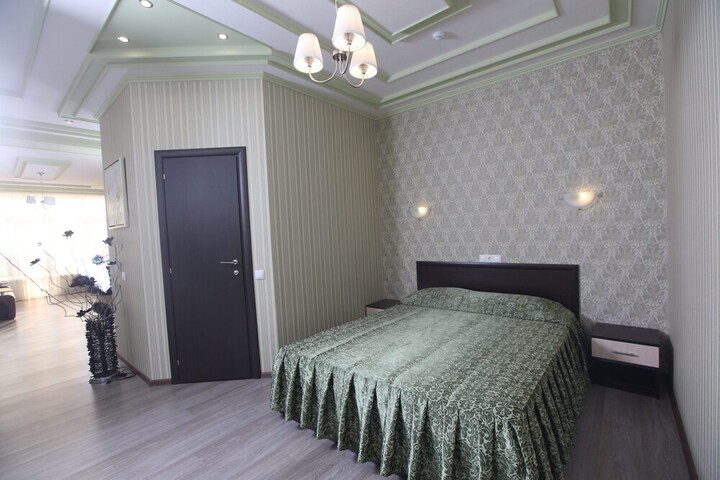Room 44 of 86