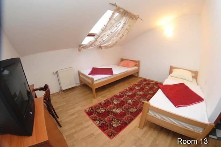 Room 6 of 20