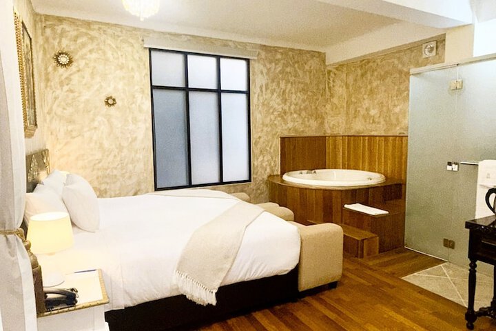 Room 18 of 65