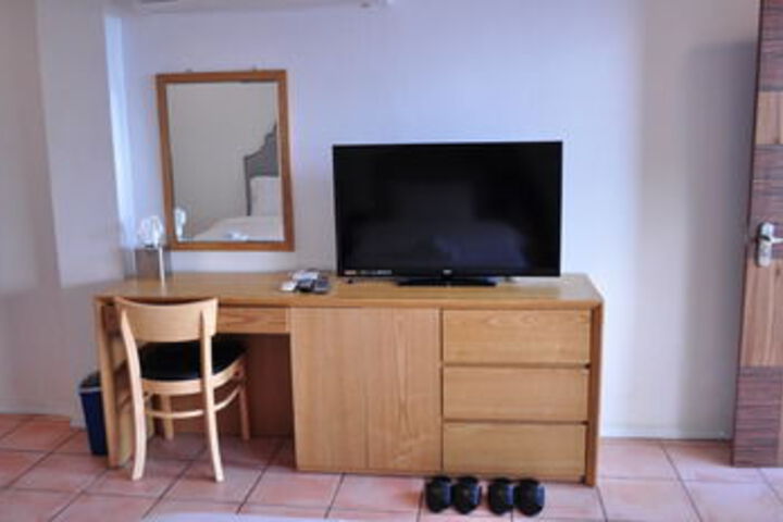 Room 15 of 26
