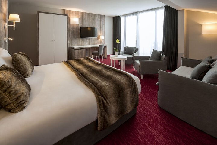 Room 4 of 37