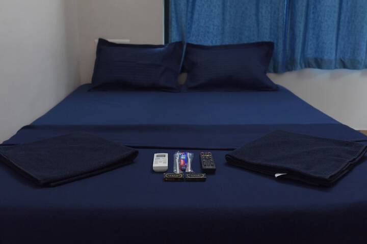 Room 12 of 18
