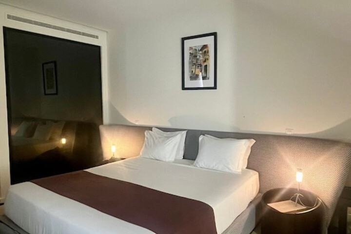 Room 48 of 105