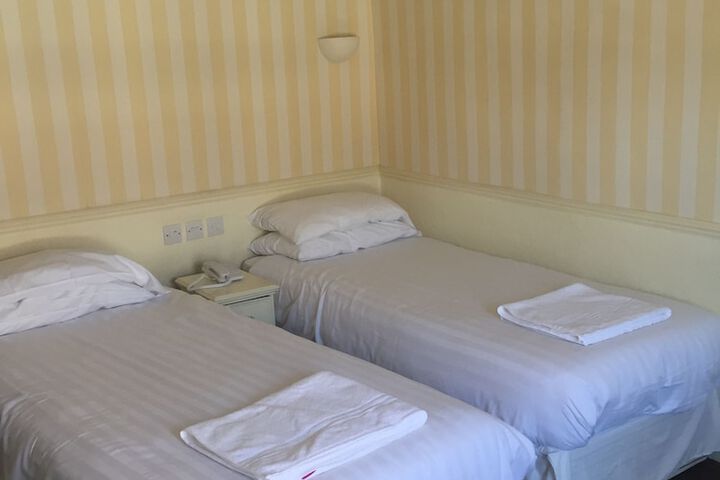 Room 8 of 44