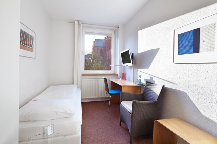 Room 6 of 47