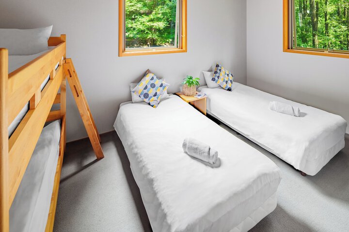 Room 13 of 47