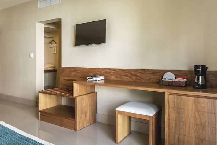 Room 4 of 63