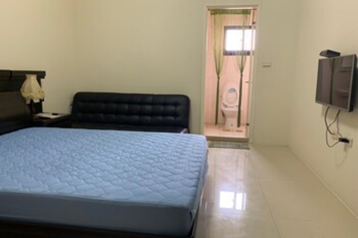 Room 16 of 29