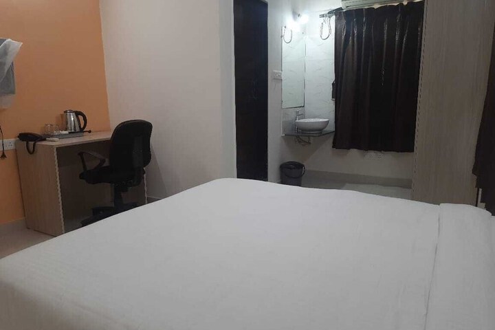 Room 7 of 43