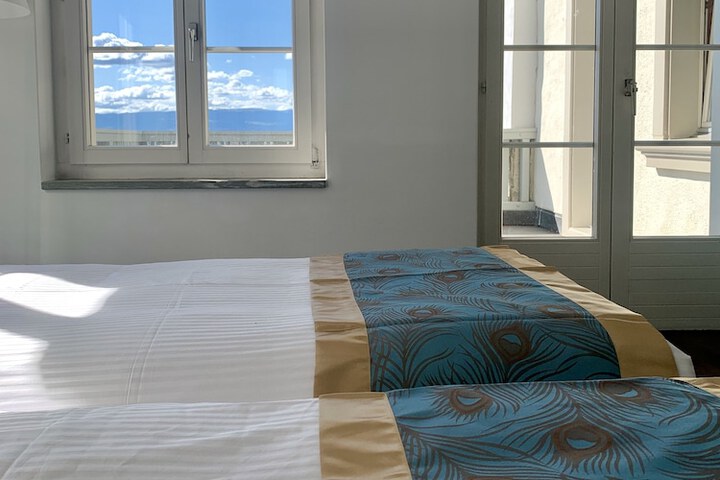 Room 28 of 51