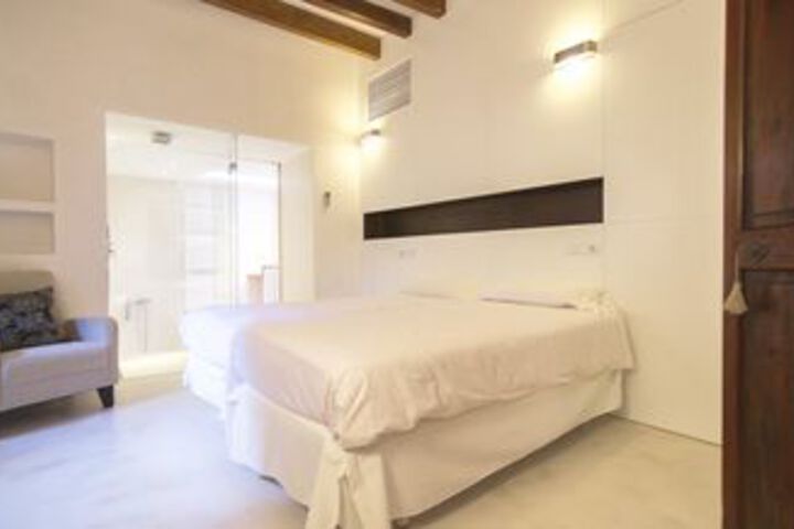 Room 15 of 27