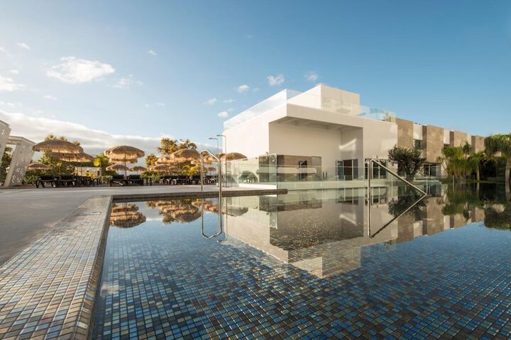 Pools & Facilities