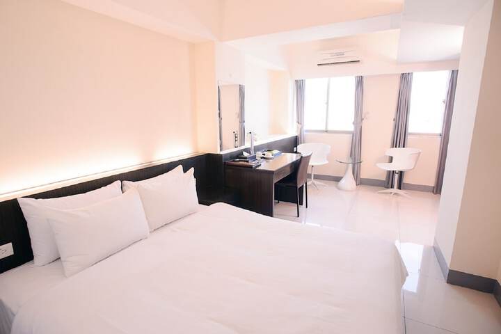 Room 14 of 37