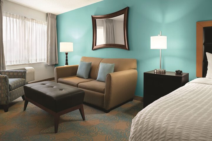 Room 8 of 38