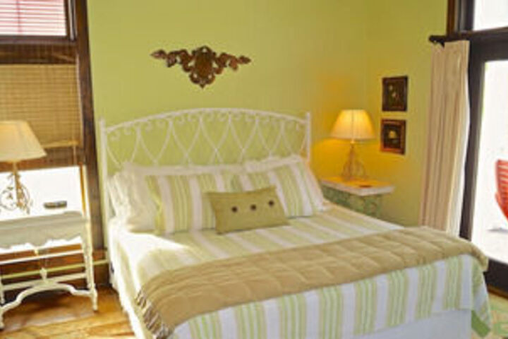 Room 5 of 16