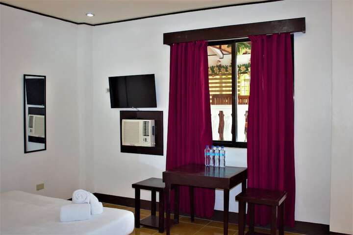 Room 10 of 31