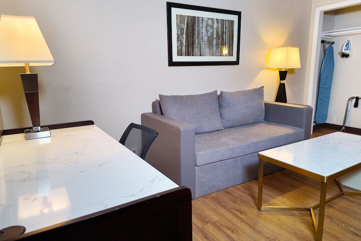 Room 46 of 73