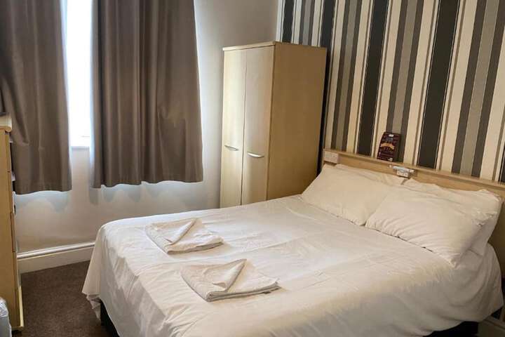 Room 16 of 27