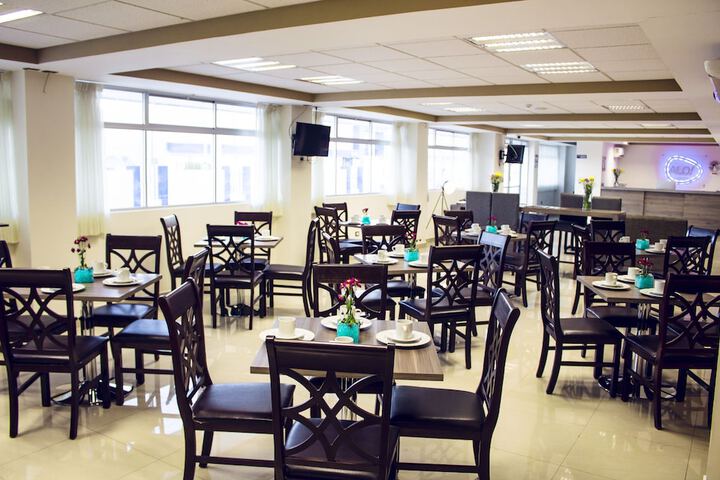 Dining 21 of 25