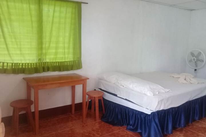 Room 5 of 82