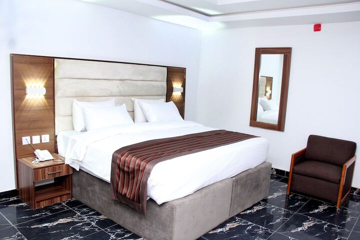 Room 8 of 23