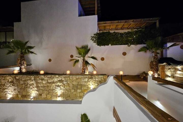 Hotel Exterior 95 of 113