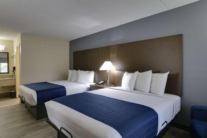 1 King Bed (12 of 21)
