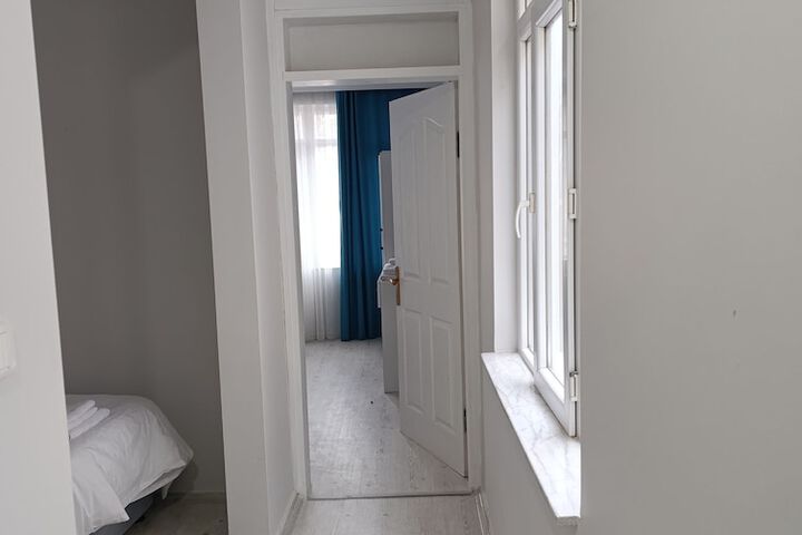 Room 3 of 49