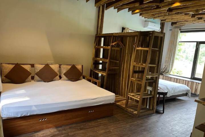 Room 8 of 24