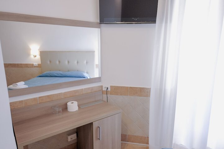 Room 35 of 63