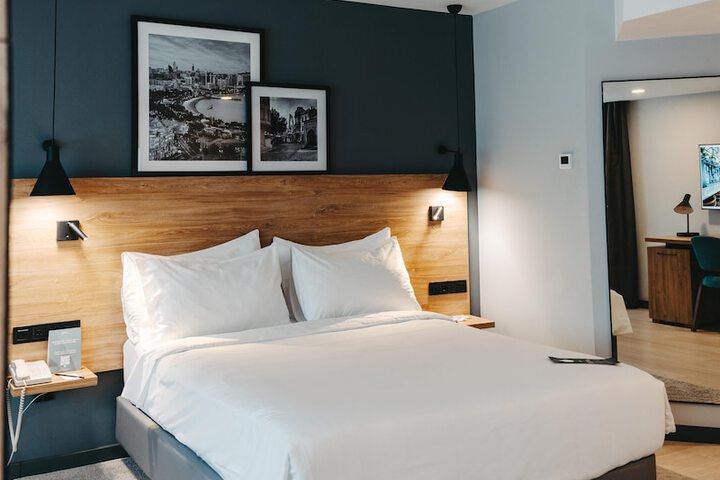 Room 45 of 131