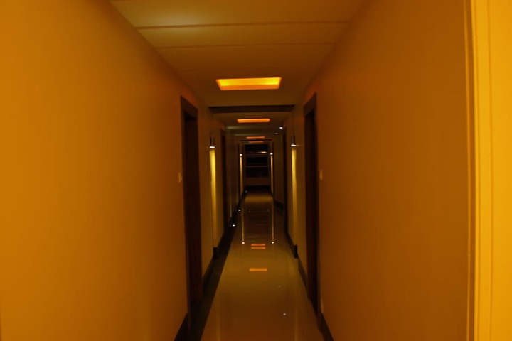 Ballroom/Hall 12 of 15