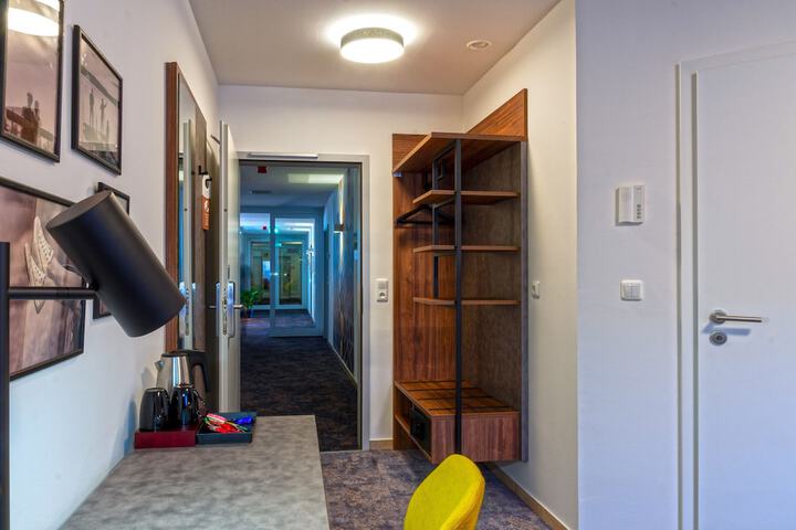 Room 20 of 35