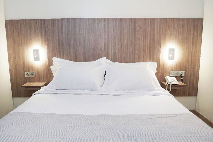 Room 2 of 11